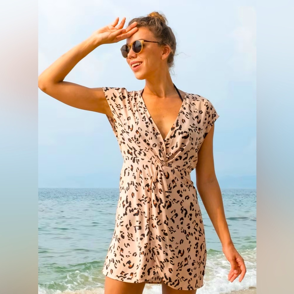Cupshe Fallon Leopard V-neck Sleeveless Dress